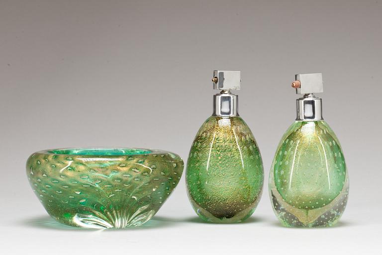 FLAKONGER samt SKÅL, 2+1 st. Möjligen Murano Glas  av  Alfredo Barbini. 1900-talets mitt.