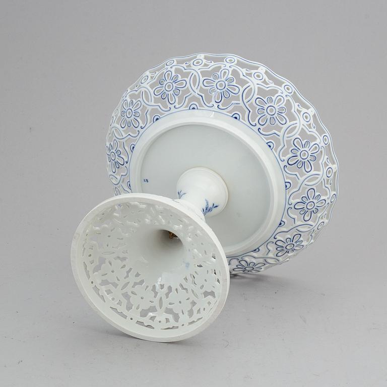 KAKFAT, porslin. Meissen, 1900-tal.