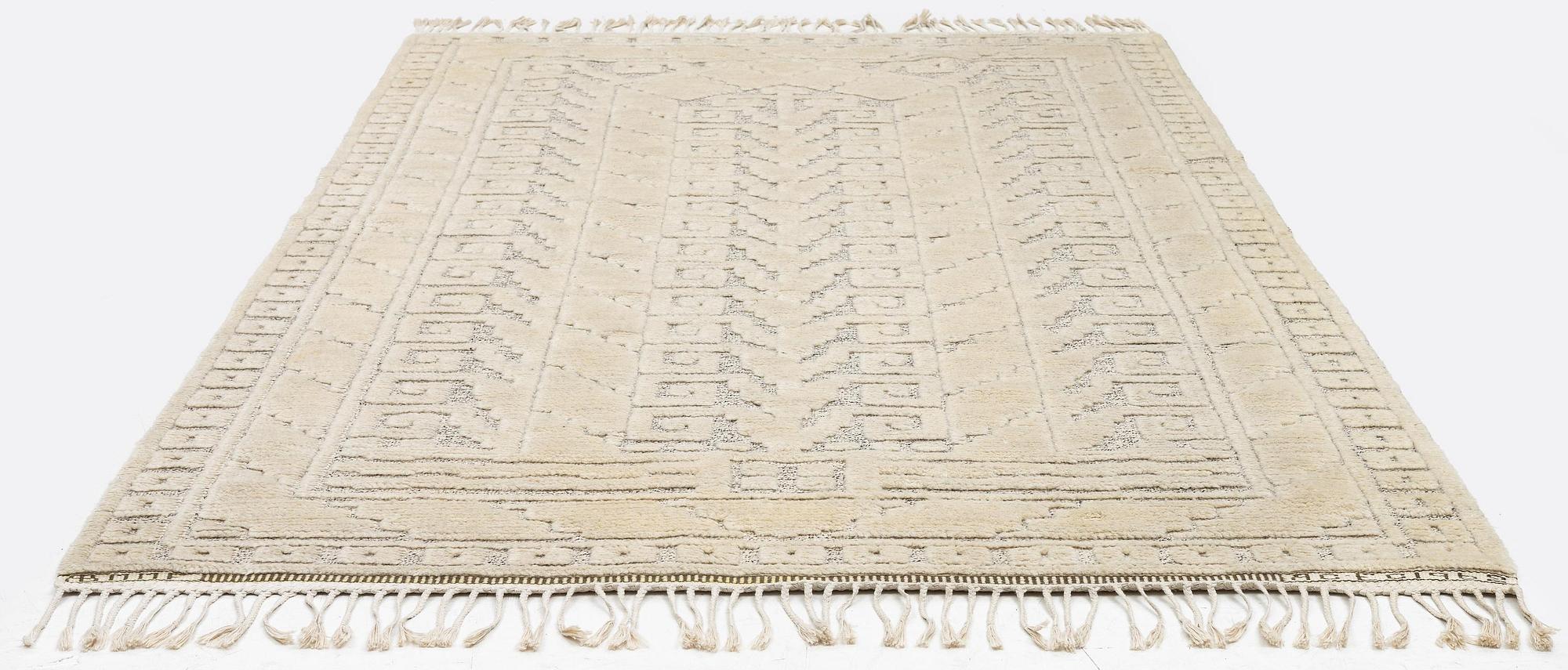 Märta Måås-Fjetterström, matta, "Vita spetsporten", reliefflossa, ca 270 x 164 cm, signerad AB MMF A.C.E. C 1962.