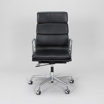 Charles & Ray Eames,  A 21st Century "Soft Pad Chair EA 219, high backrest" office chair, Vitra.