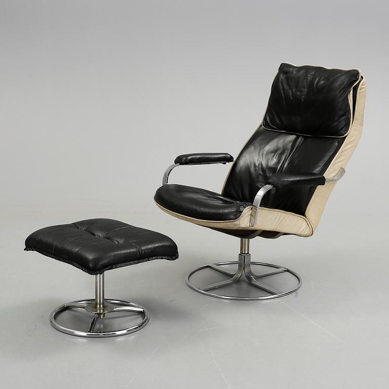 SNURRFÅTÖLJ MED FOTPALL, 1960-70-tal.