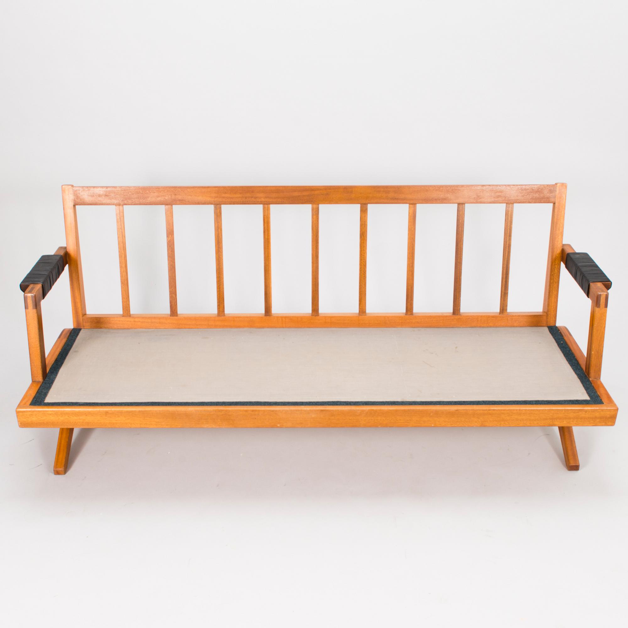 OLAVI HÄNNINEN,  SOHVA, "Bumerang", HMN Huonekalu Mikko Nupponen, Lahti 1960-luku.