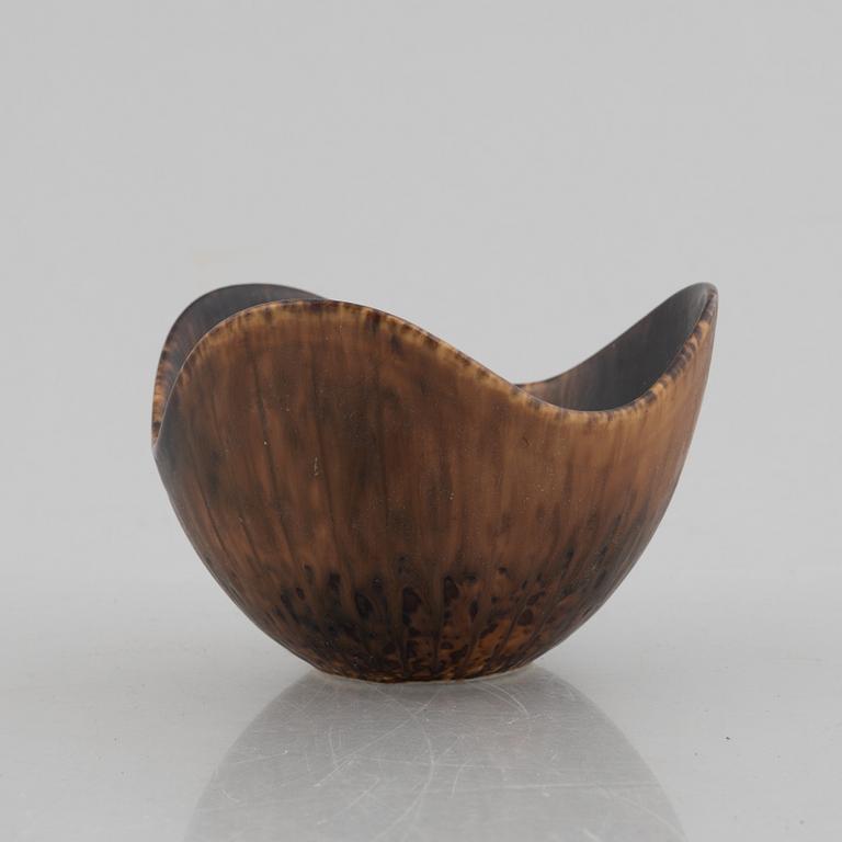 Gunnar Nylund, five pieces of stoneware, Rörstrand, Sweden.