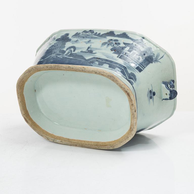 A blue and white tureen with cover and stand, China, Jiaqing (1796-1820).