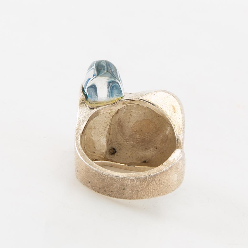 Björn Weckström, ring "Darinas tår", sterlingsilver och akryl. Lapponia 1970-tal.