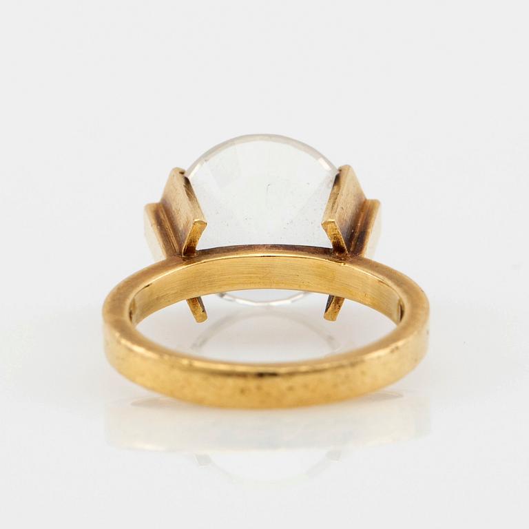 Wiwen Nilsson, Ring 18K gold with a round faceted rock crystal, Lund, 1968.