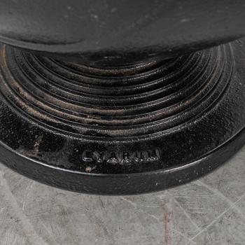 Trädgårdsurnor, ett par, "No 1", Byarums Bruk, 2000-tal.