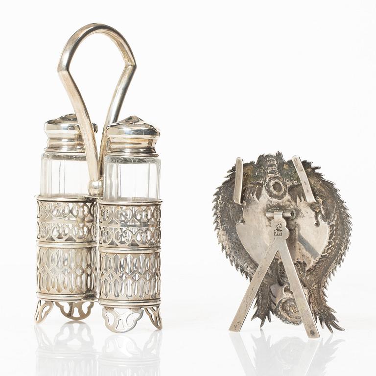 A group of salts and miniatures, part Japanese and Chinese, part silver, around 1900.