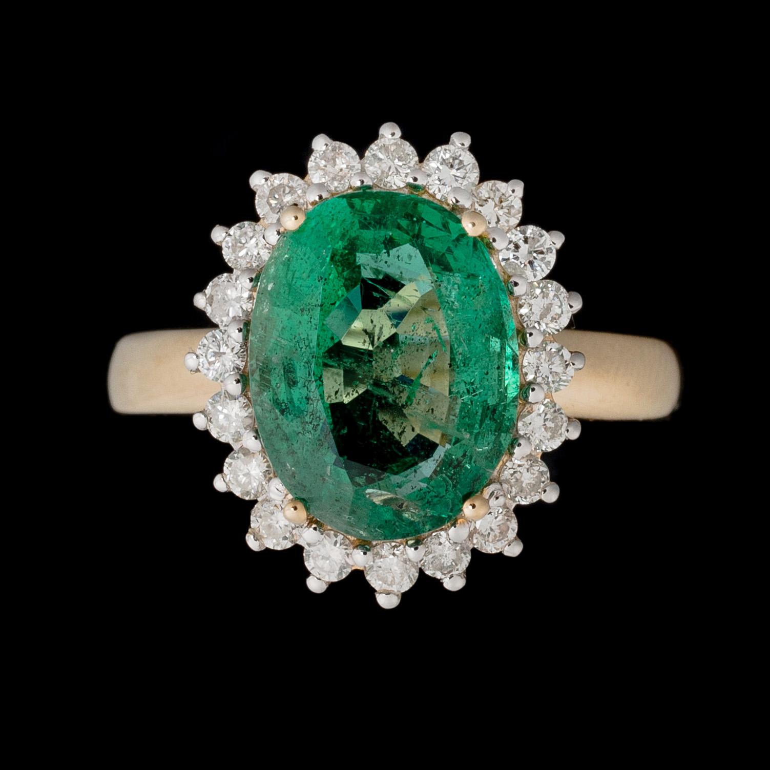 RING, fasettslipad smaragd, briljantslipade diamanter, 18K guld.