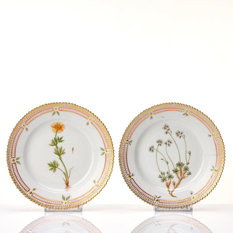 A set of 12 Royal Copenhagen 'Flora Danica' dishes, Denmark, 20th Century.