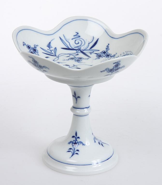 PARTI PORSLIN, 23 delar, "Lökmönstret", Meissen.