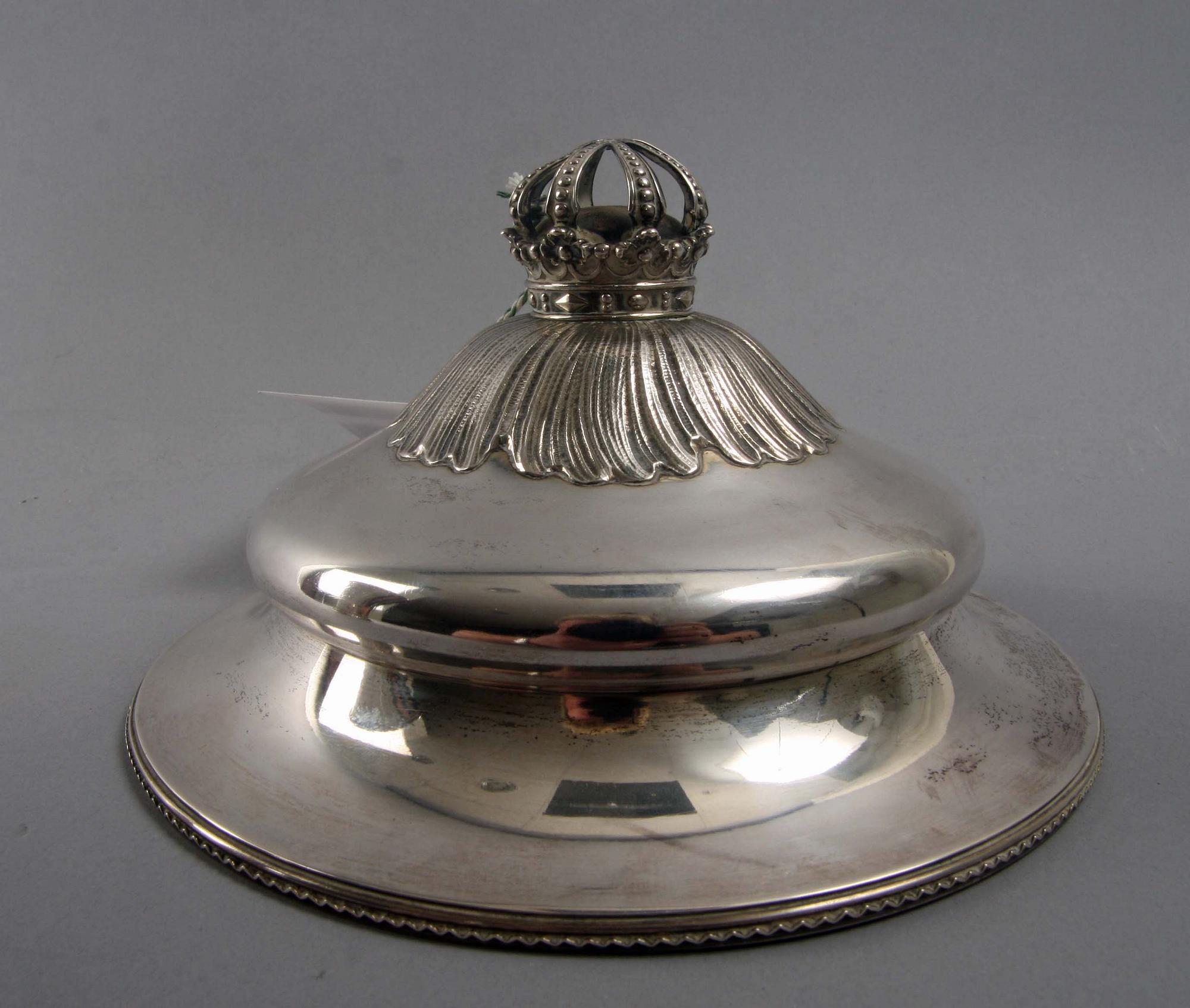 PRISPOKAL MED LOCK, silver. C.G Hallberg 1894.