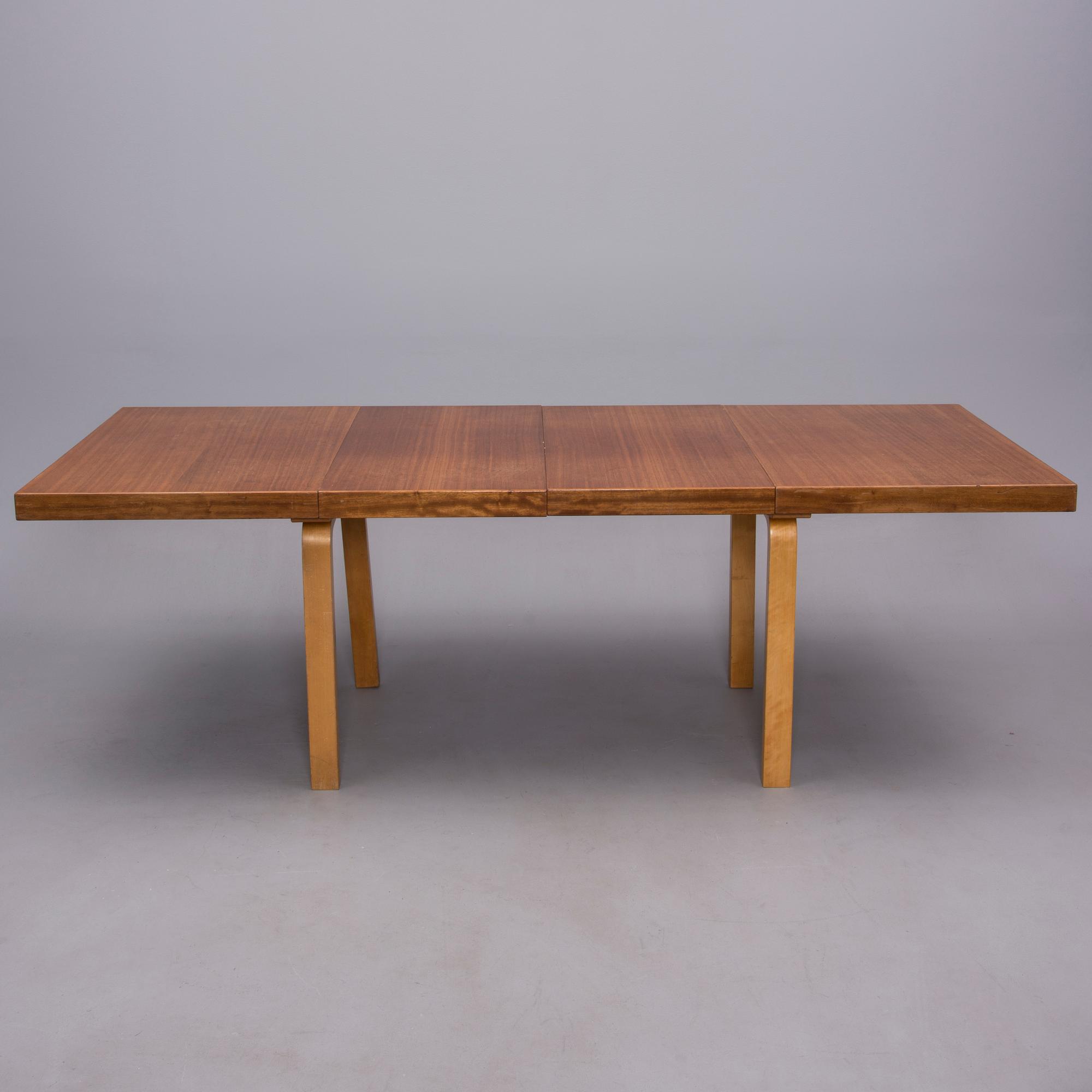 RUOKAPÖYTÄ, malli 92, Alvar Aalto, Artek 1950-luku.