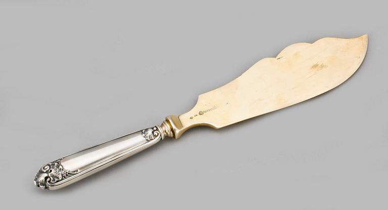 A RUSSIAN PARCEL-GILT SERVING KNIFE, Makers mark of Alexander Lubavin, St. Petersburg 19th/20th century.