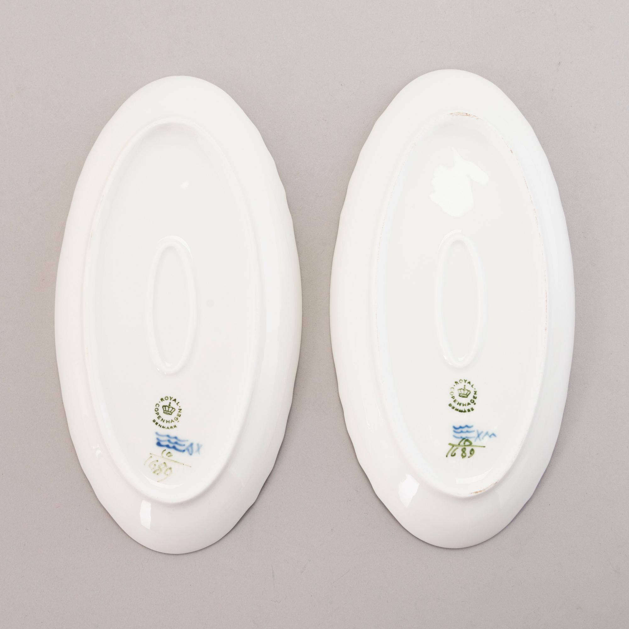 ROYAL COPENHAGEN, A 40-piece set of 'Blå Blomst" tablewear, second half of the 20th century.