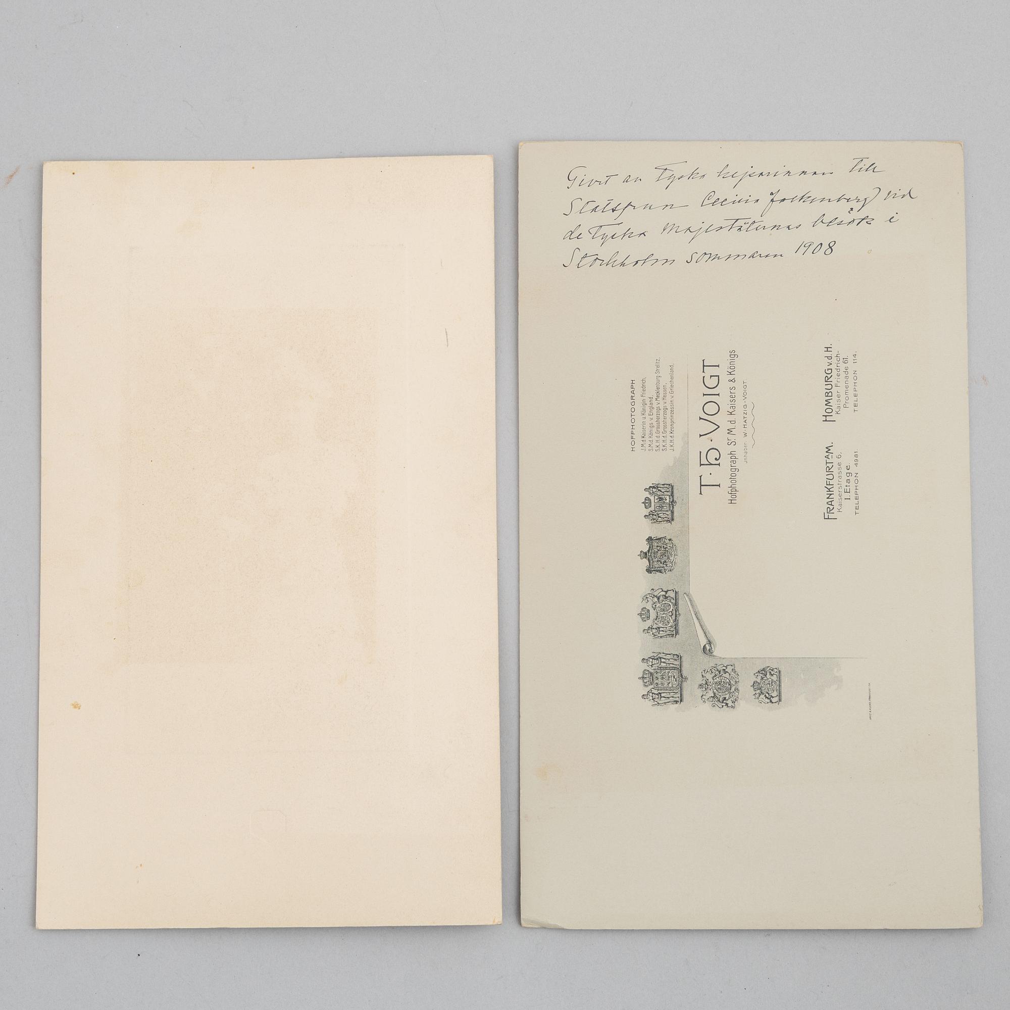 Tyska kungliga fotografier, 2 egenhändigt signerade, daterade 1899 och 1908.