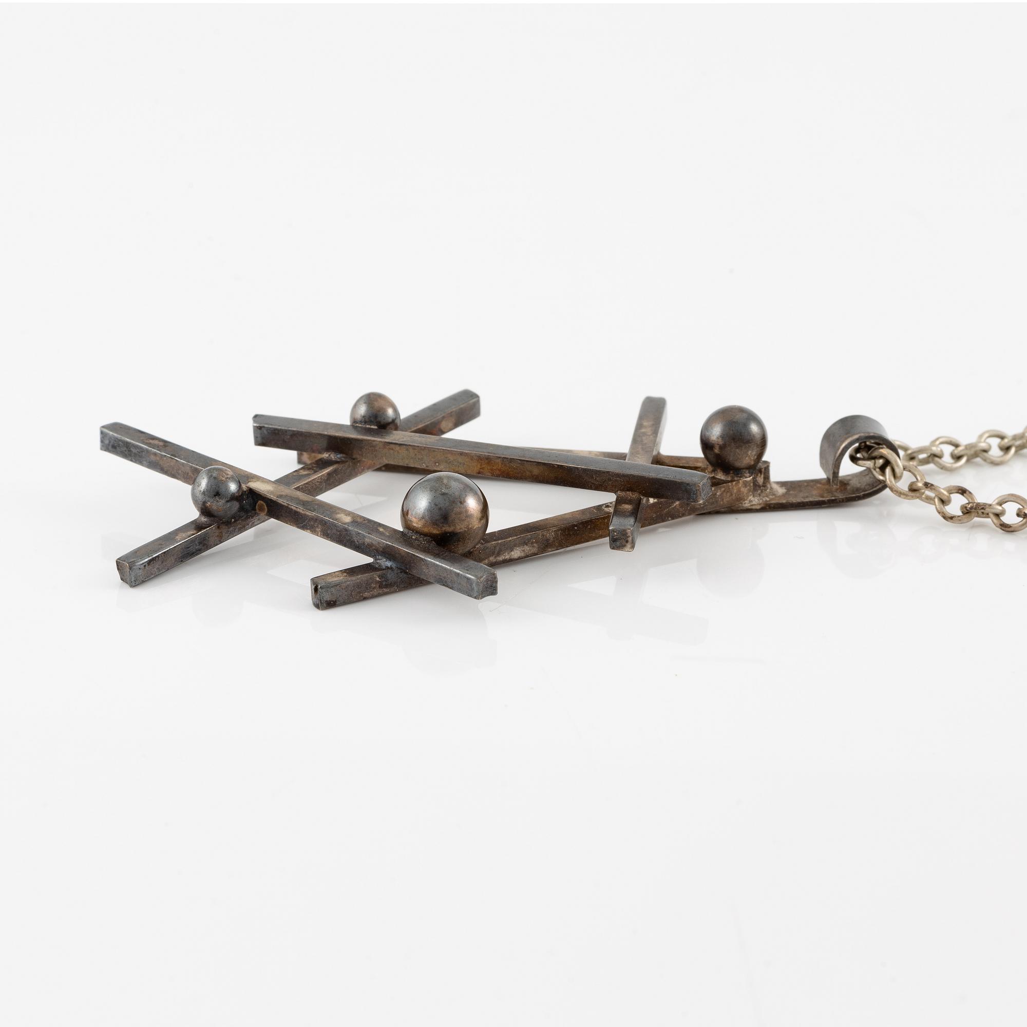 Hänge med kedja, nysilver, J. Andersson and Erik Dennung för AD Design, Danmark.