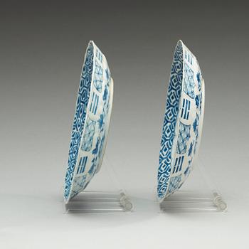 FAT, ett par, porslin. Qing dynastin, Kangxi (1662-1722).