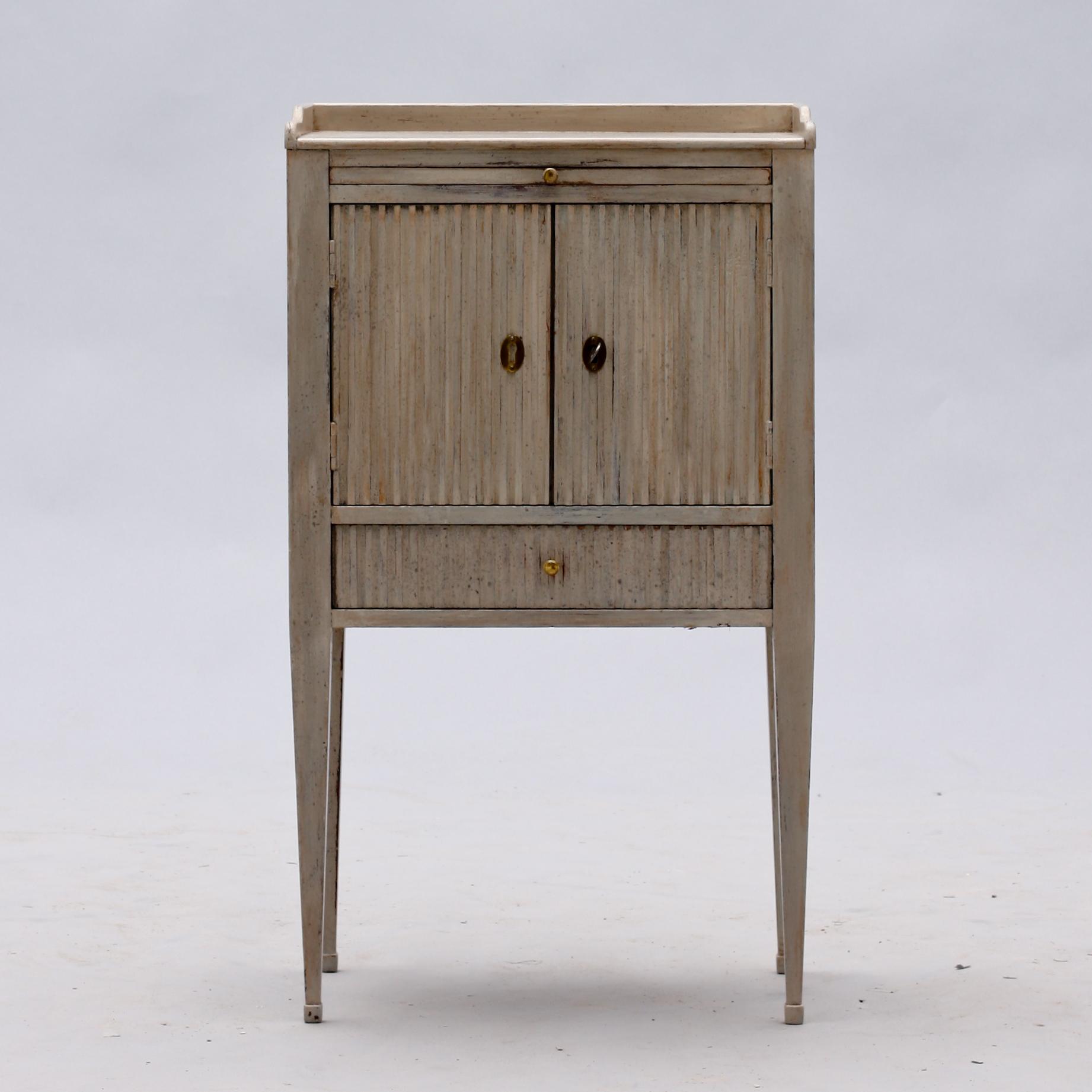 POTTSKÅP, gustavianskstil, 1800/1900-tal.