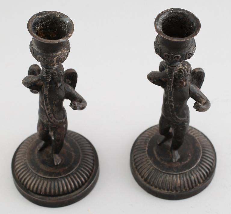 LJUSSTAKAR, 1 par, gjutgods, 1800-talets första hälft.