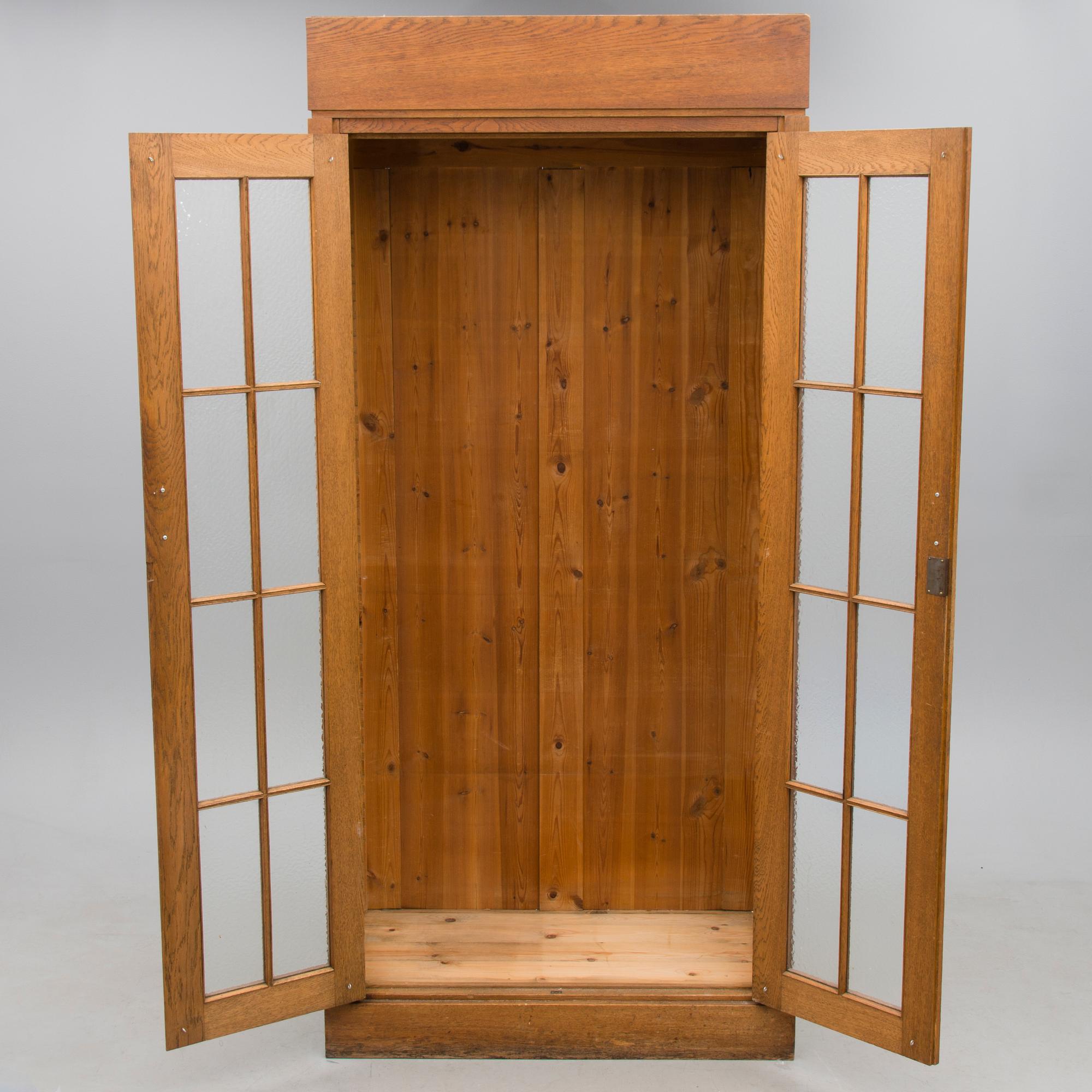 ELIEL SAARINEN, vitriinikaappi, 1900-luvun alku, Valtion Rautatiet.