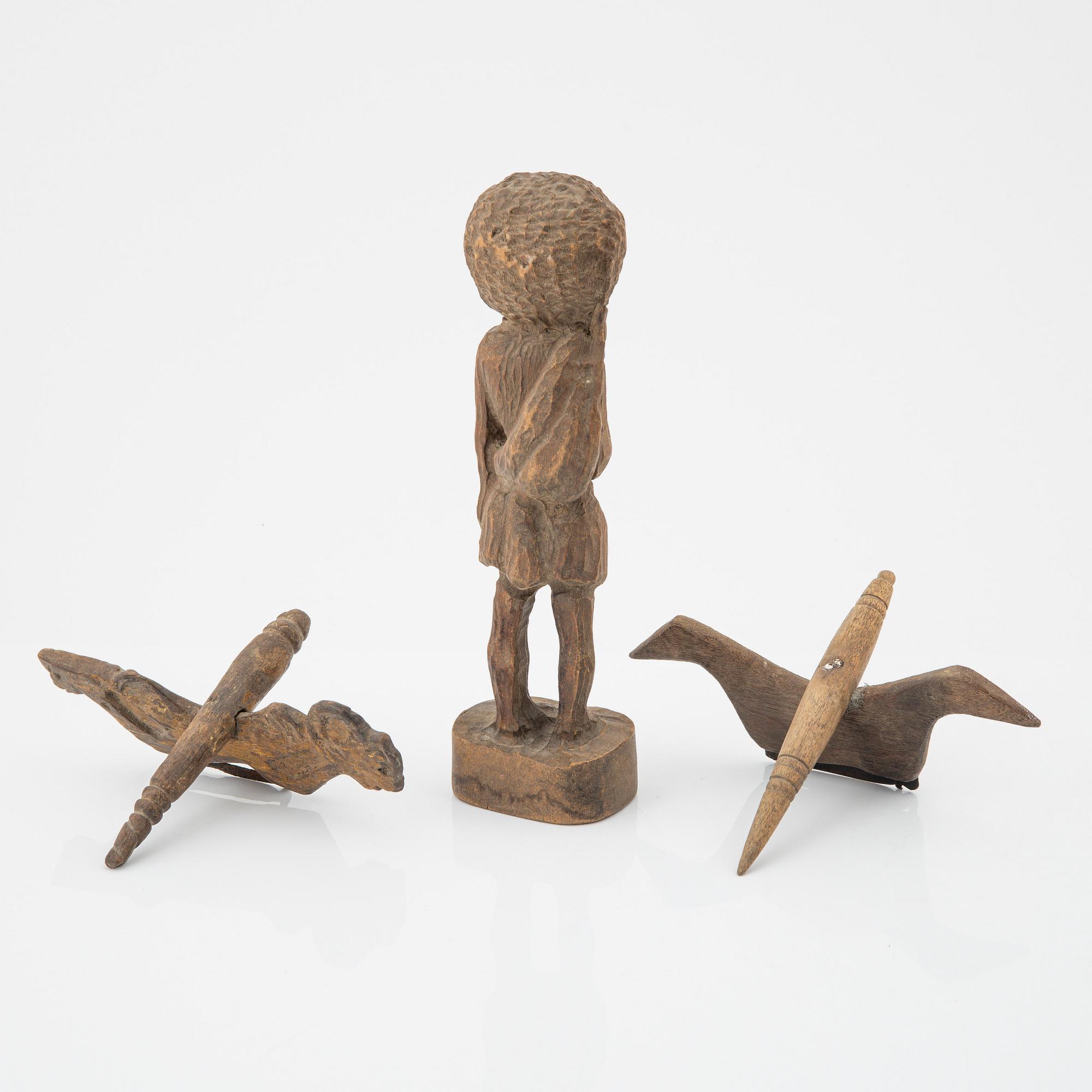 A group of Indonesian objects, 20th Century (6 pieces).