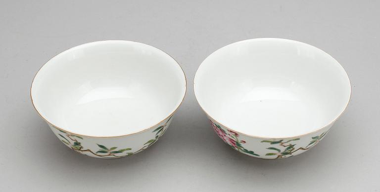 SKÅLAR, ett par, porslin, Kina 1900-tal.