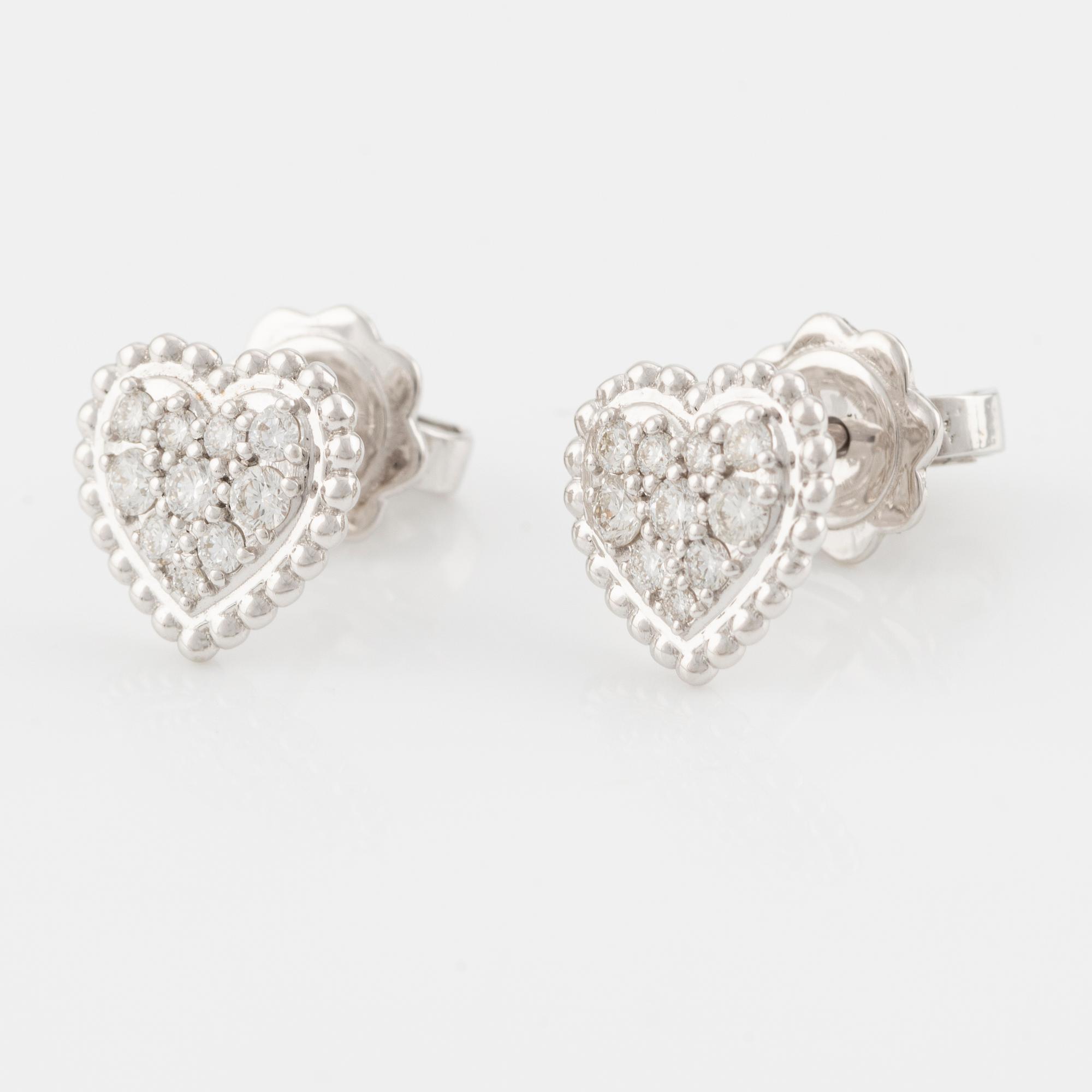 Earrings 18K white gold with brilliant-cut diamonds.