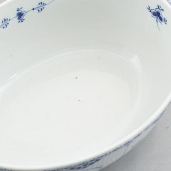 A 'Blue fluted half lace' / 'Musselmalet' porcelain tureen with cover and stand, Royal Copenhagen, model 595, 598, 1947.