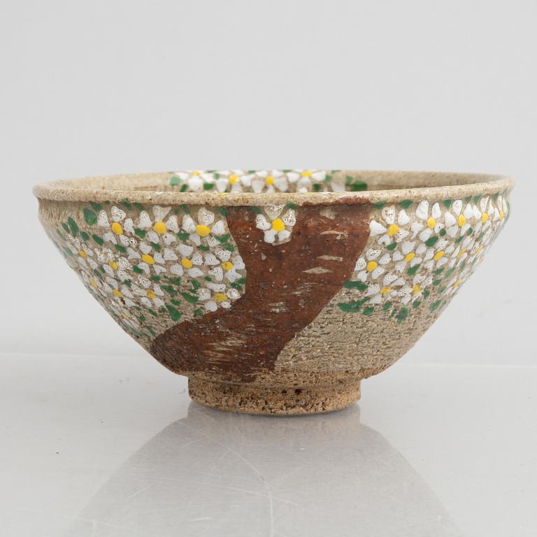 A Japanese stoneware bowl, signed, 20th century.