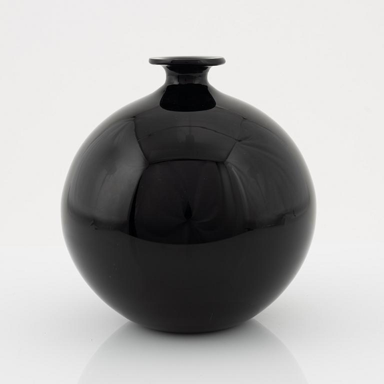 Harald Notini, a glass vase, Böhlmarks/Pukeberg, 1930's.