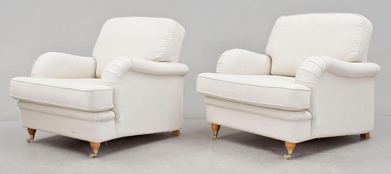 FÅTÖLJER, ett par, Howardmodell, 2000-tal.