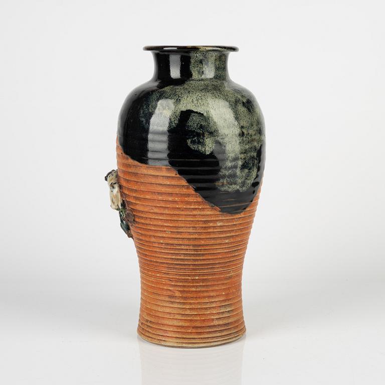 A Japanese sumida ware Vase, 20th century.