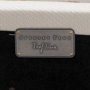 TAF Arkitekter, soffa, "Famna", Firma Svenskt Tenn, 2022.