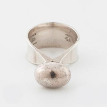 VIVIANNA TORUN BÜLOW-HÜBE, a ring for Georg Jensen, after 1945.