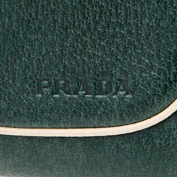 PRADA, AXELVÄSKA.