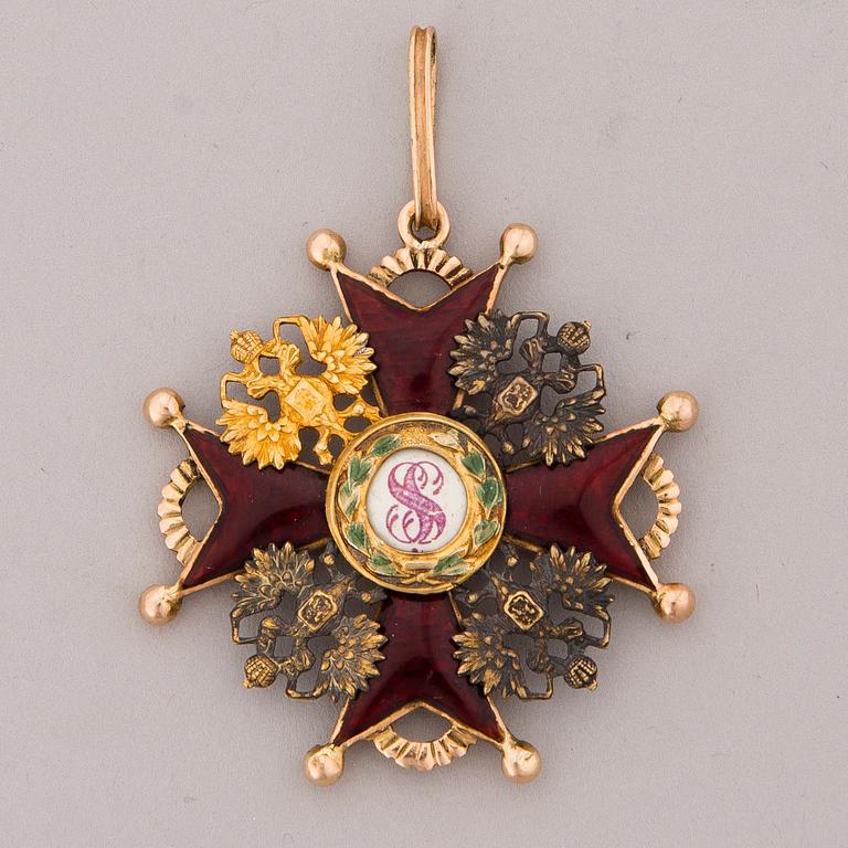 An imperial Russian gold and enamel order of Saint Stanislaus, third class, turn of the century 1900.