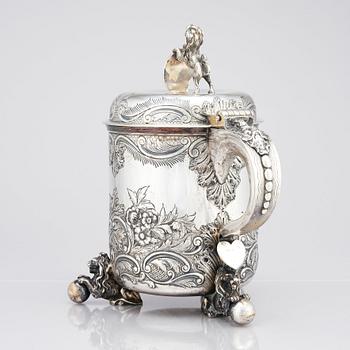 A Swedish 20th century parcel-gilt tankard, CG Hallberg, Stockholm 1916.