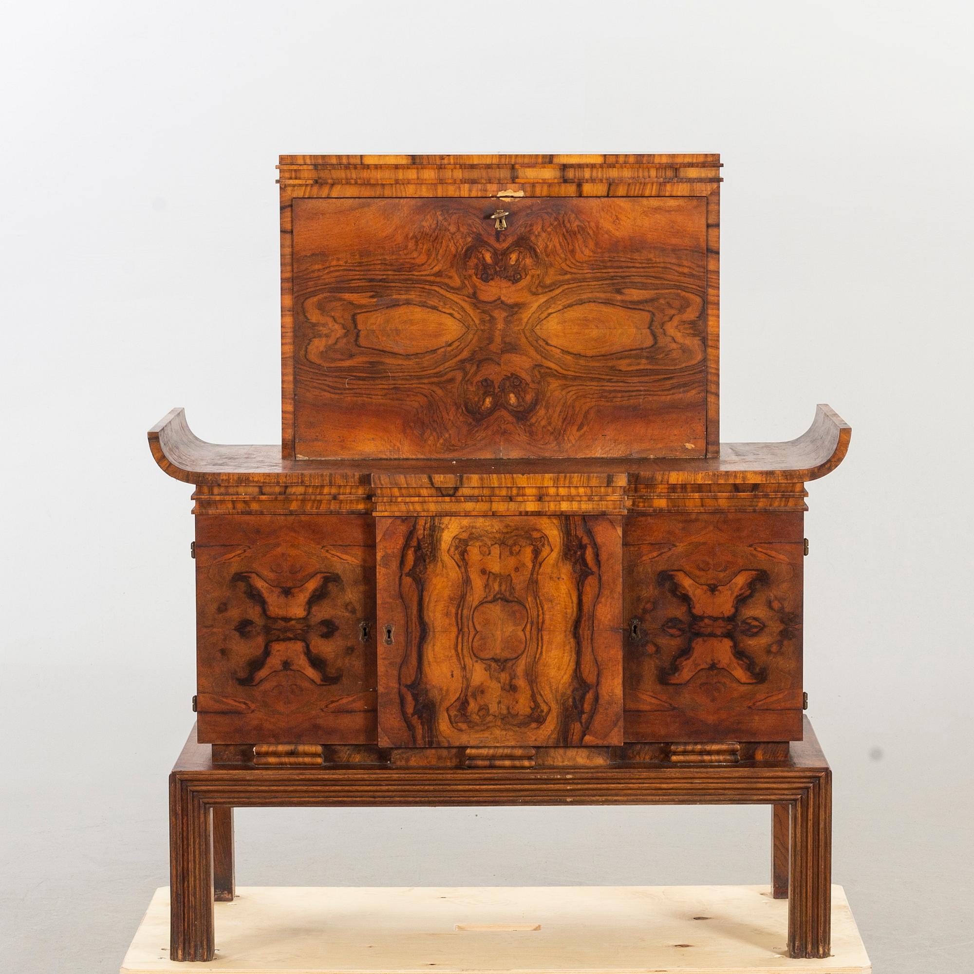 SIDEBOARD art deco Mellaneuropa 1940-tal.