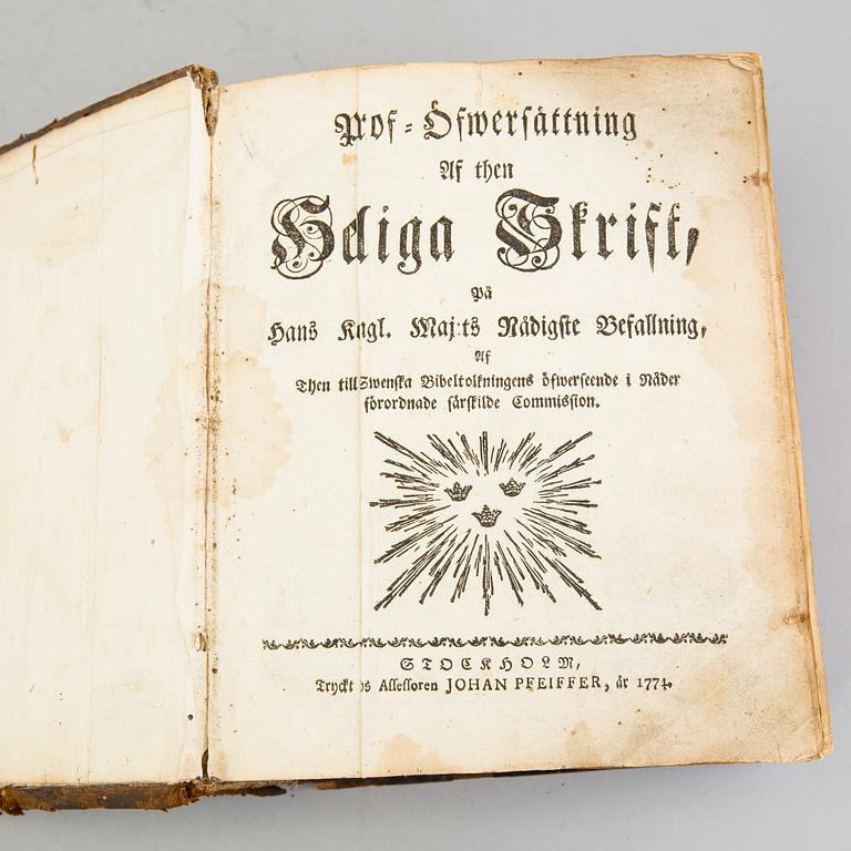 BOK, "Prof-öfwersättning by then Holy Scriptures", Stockholm (Johan Pfeiffer) 1774.
