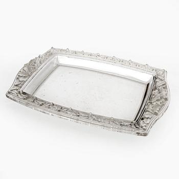 René Lalique,  a 1940s chene moulded glass tray.