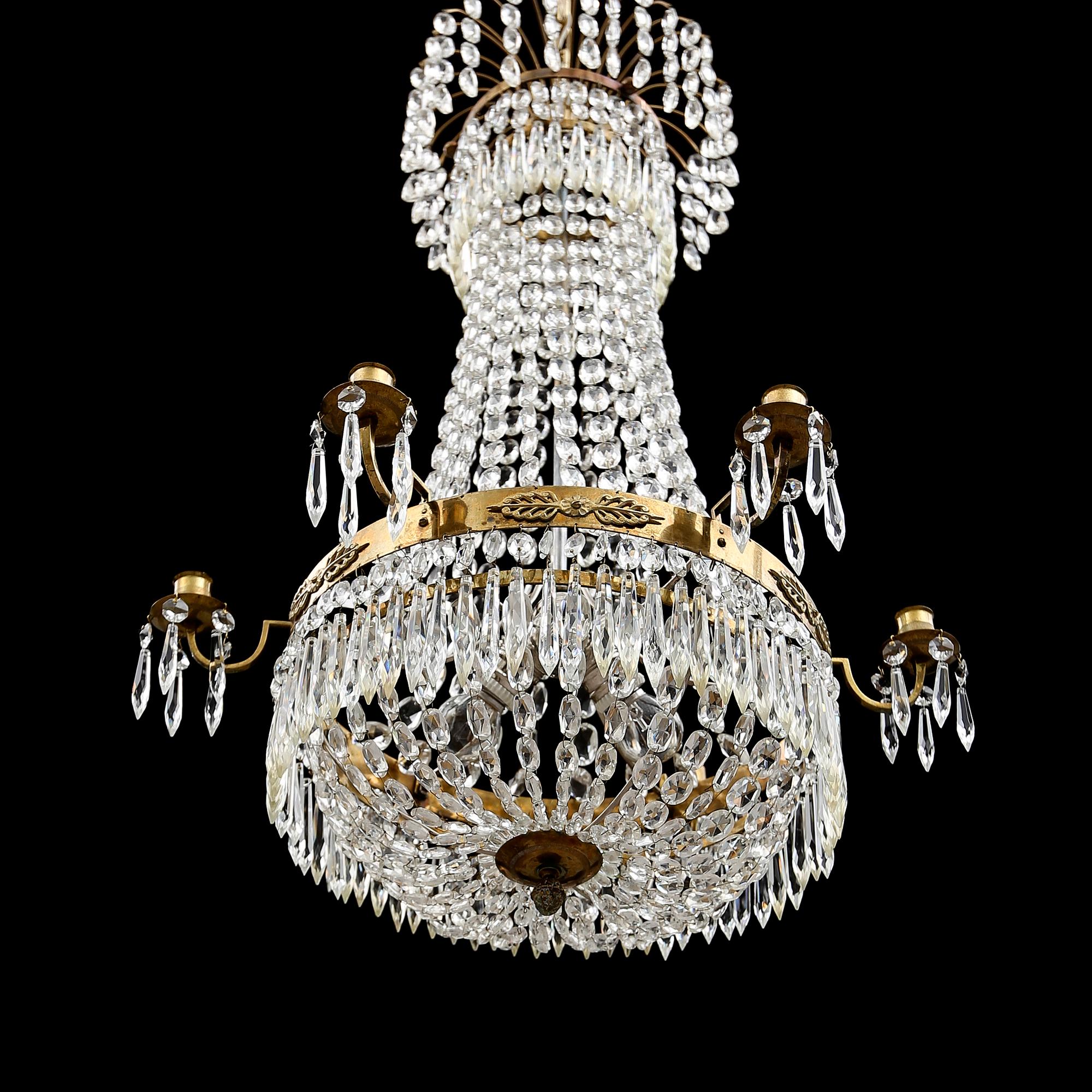 LJUSKRONA, gustaviansk stil, 1900-talets första hälft. Höjd ca 75 cm.
