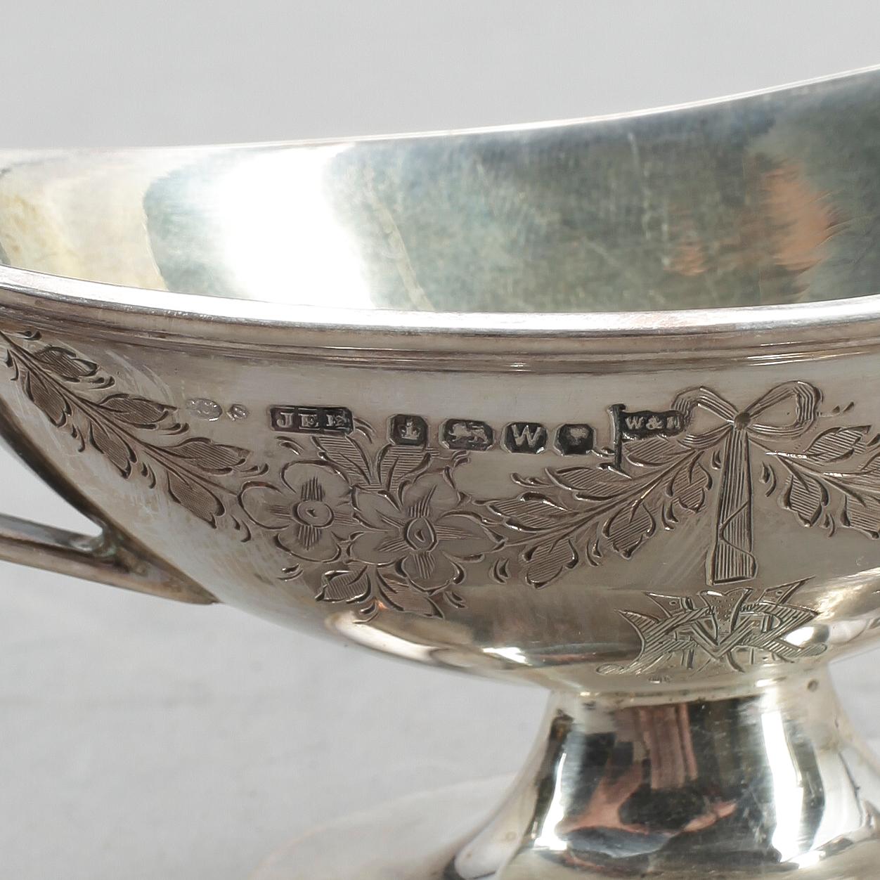 SALTKAR, 4 st, silver, John Edward Bingham -Walker & Hall, Sheffield, 1888. Totalvikt ca 324 cm.