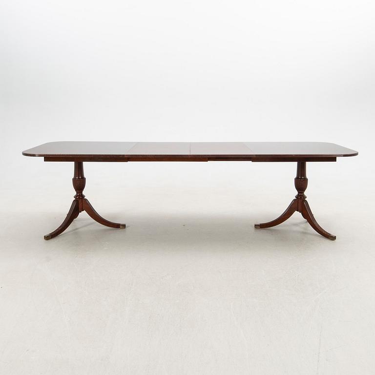 Dining table, English, Regency style, 20th century.