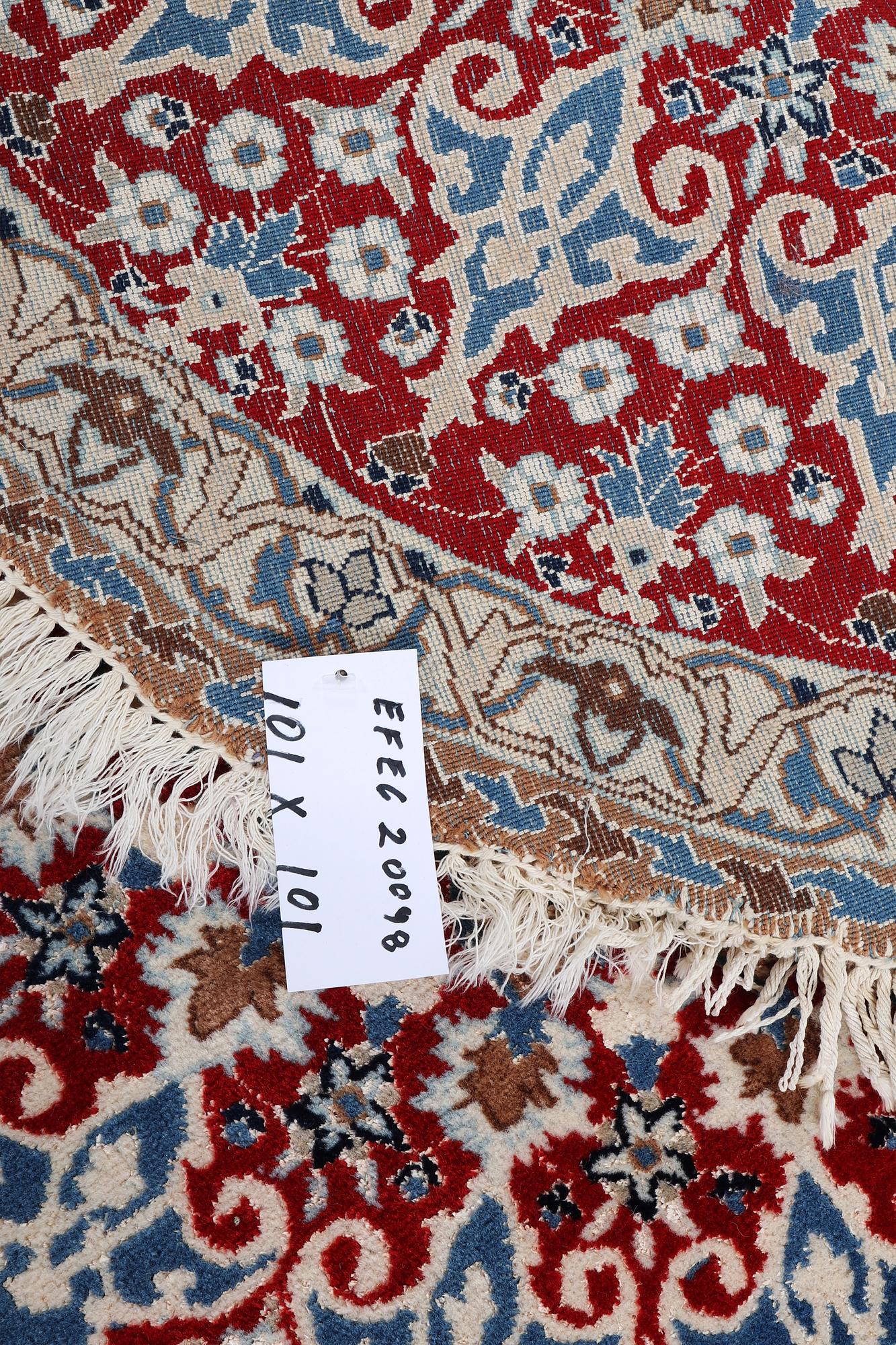 Matta, Nain, part silk, ca 101 x 101 cm.