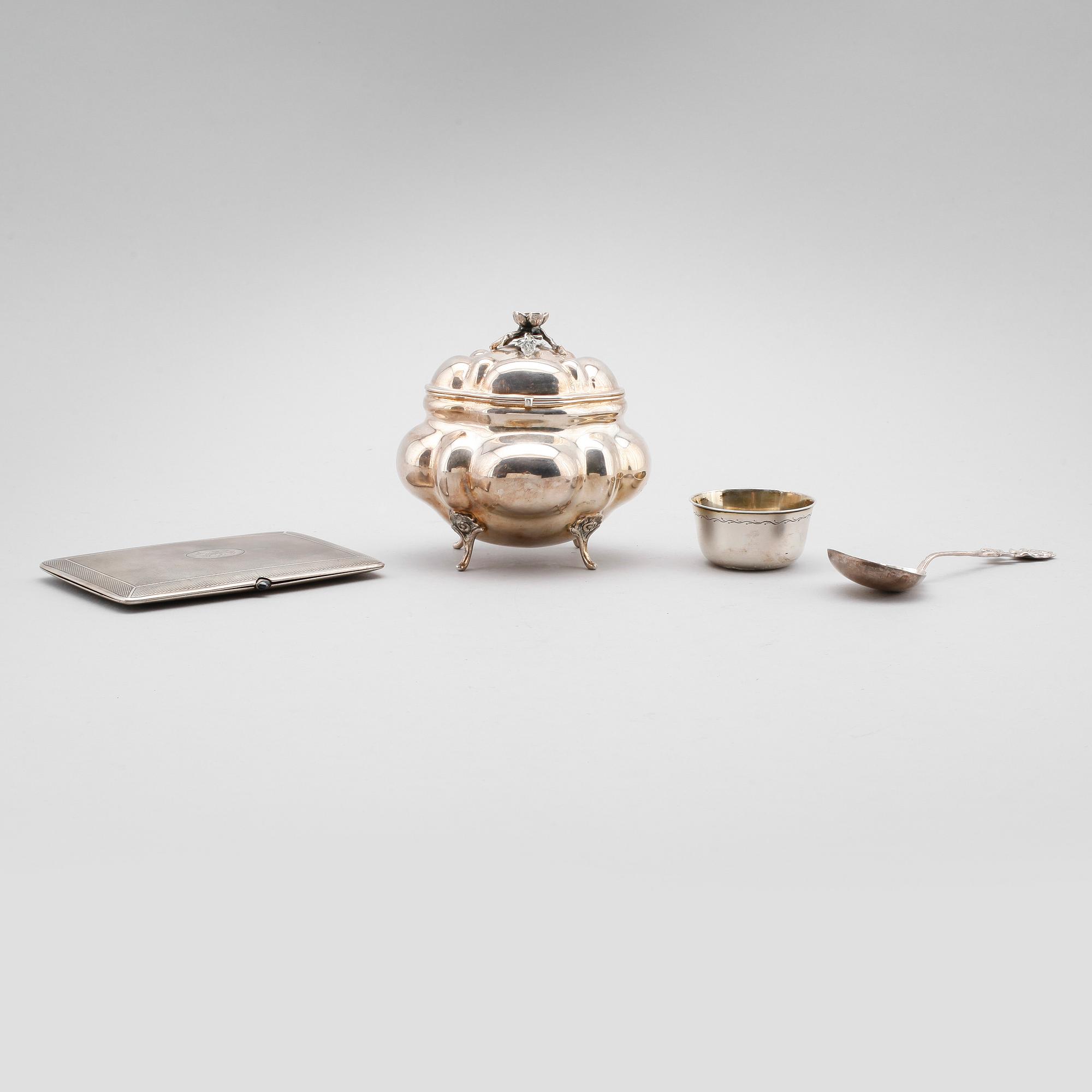 SILVERFÖREMÅL, 4 st, 1900-tal. Vikt ca 419 gram.