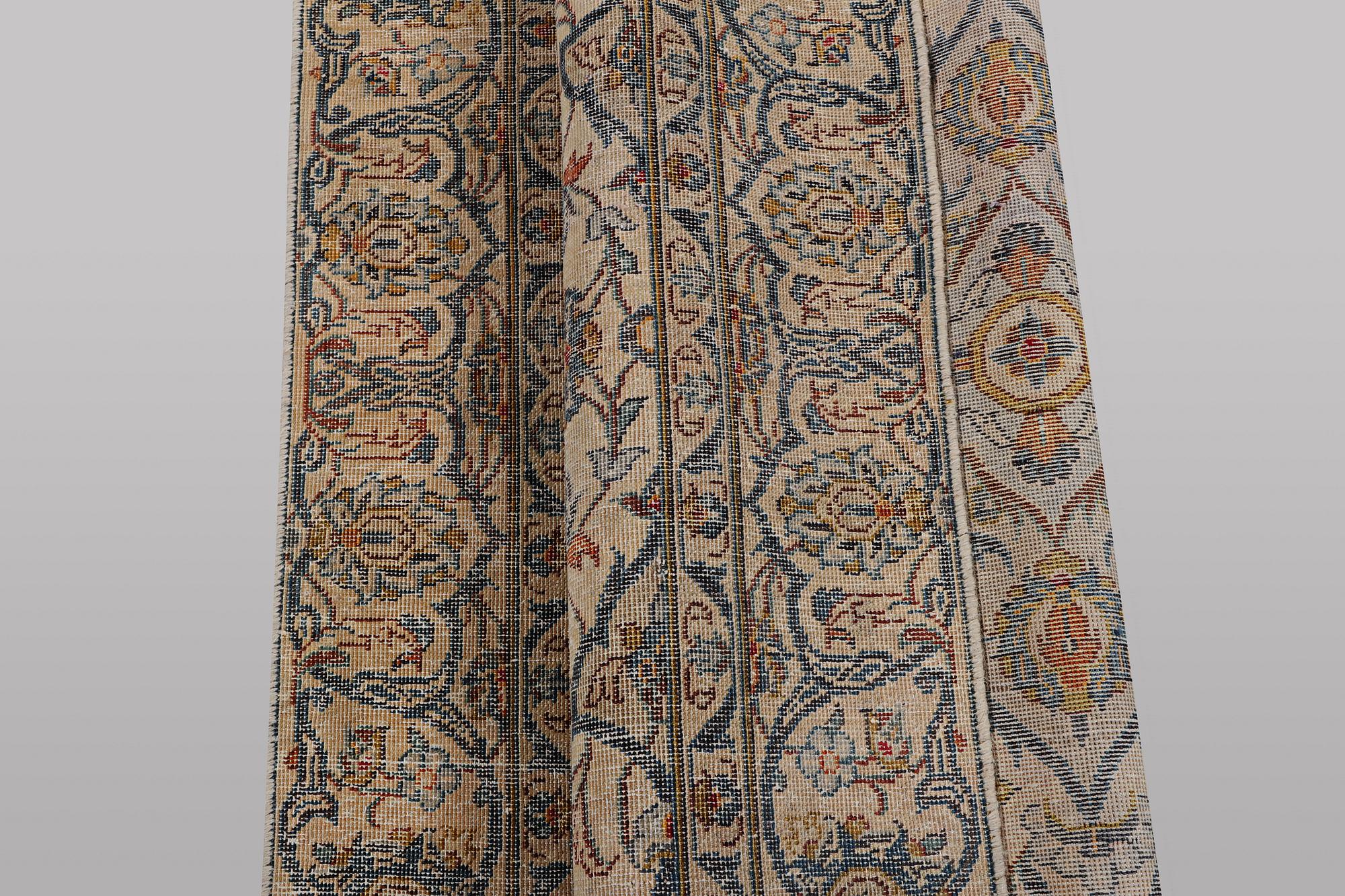 A rug, Persian, Vintage Design, ca 192 x 124 cm.