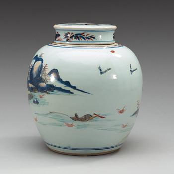 A imari-verte jar with cover, Qing dynasty, Kangxi (1662-1722).