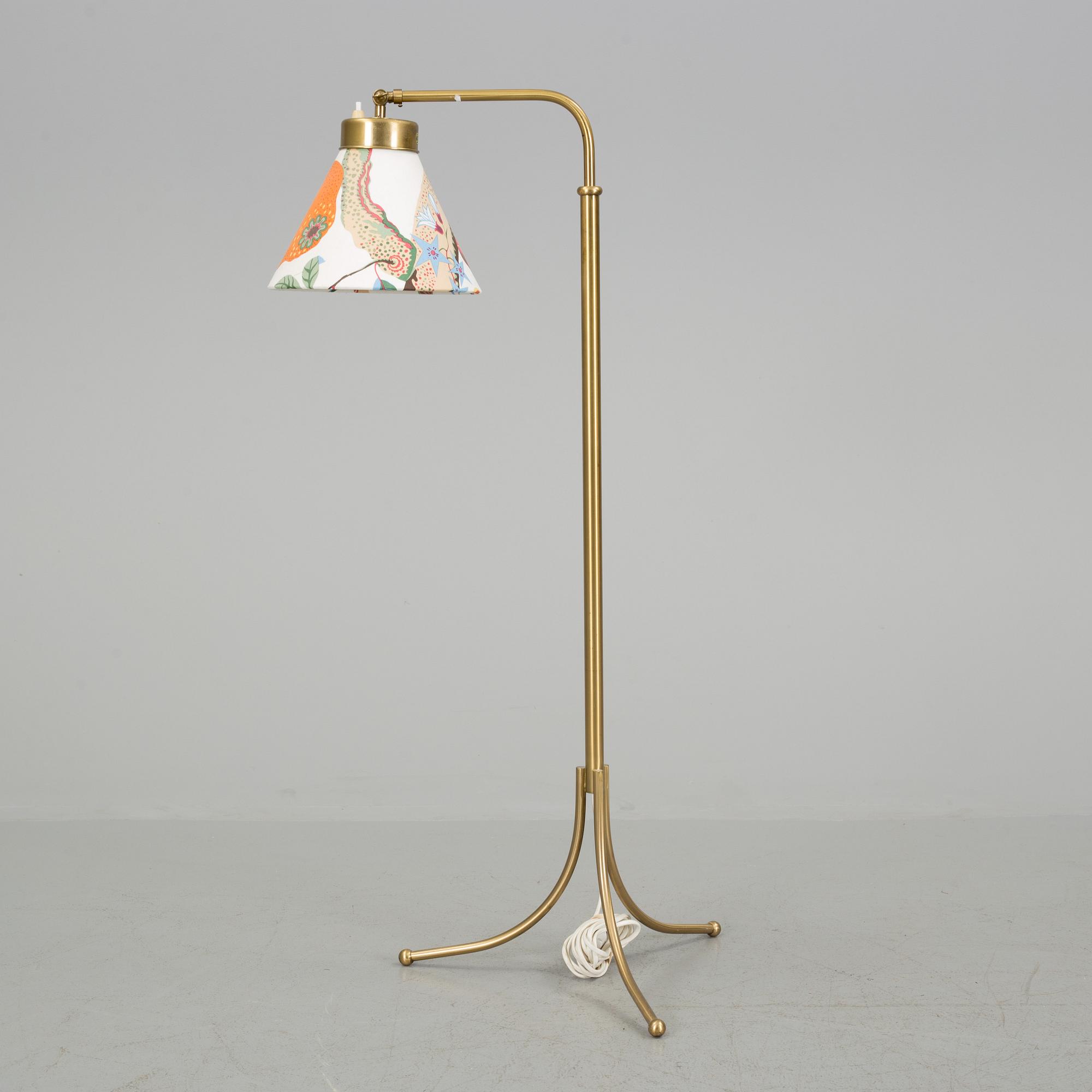 JOSEF FRANK, golvlampa, för Firma Svenskt Tenn, modellnummer 1842, 1900-talets andra hälft.