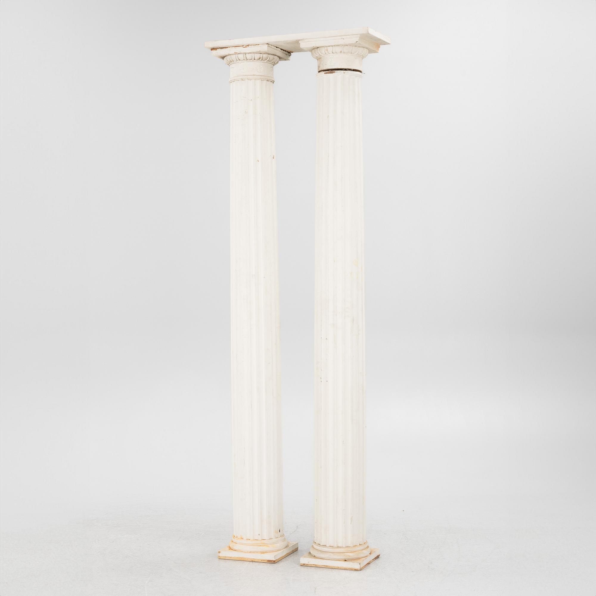 Pillars/columns, a pair, 20th century.